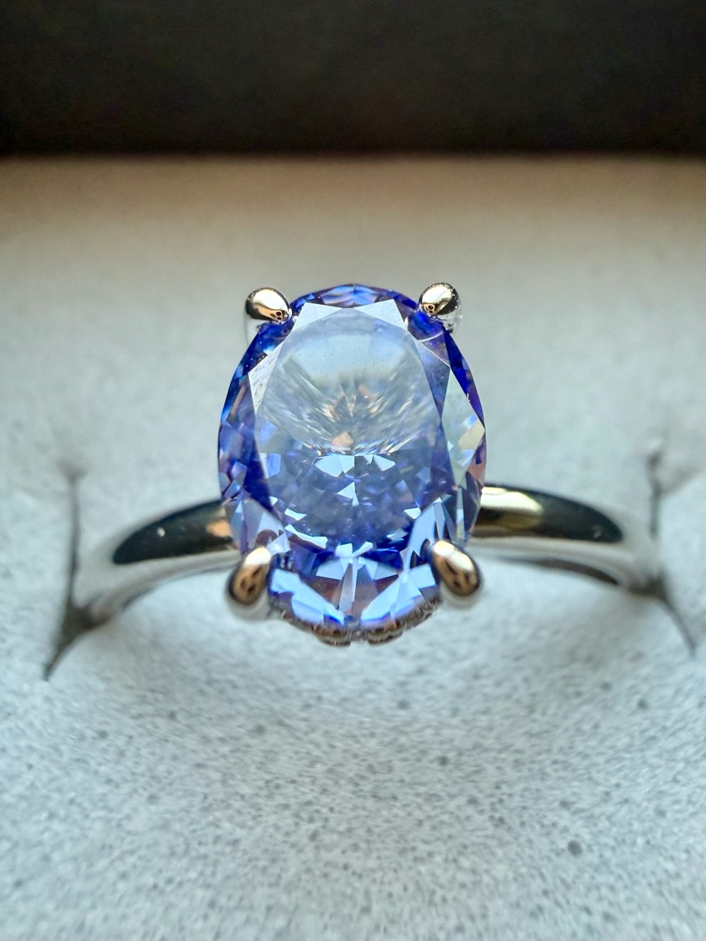 NEW! 14k White Gold Plated Tanzanite Blue Oval Solitaire Ring w/ side CZ stones
